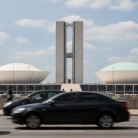 Ofensiva de Nabor Wanderley no Senado pressiona Veneziano na Paraíba
