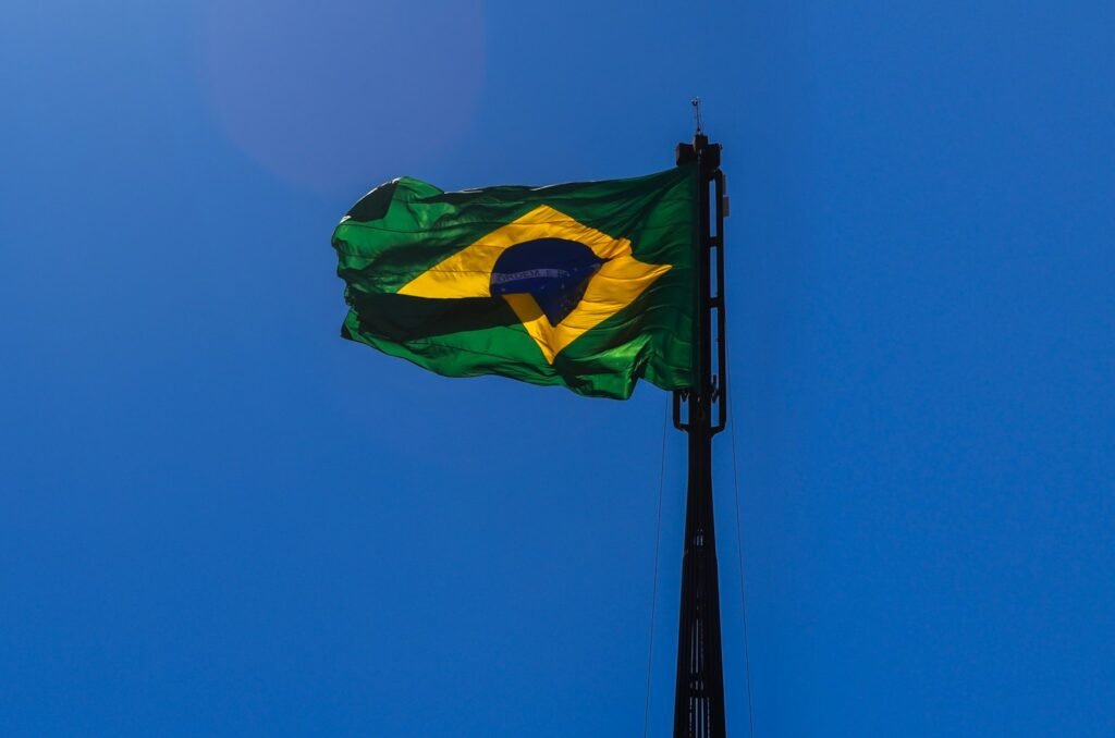 João Azevêdo lidera pesquisa para o Senado na Paraíba; Veneziano em segundo