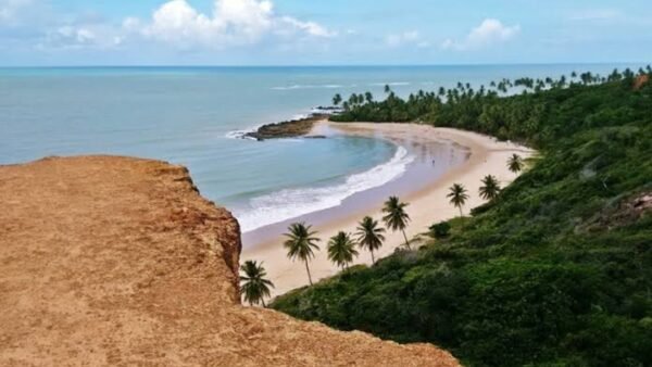 Acidente na praia de Coqueirinho: alerta mobiliza comunidade no Conde