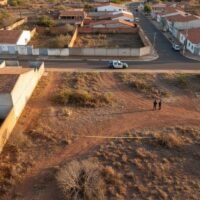 Corpo de mulher é encontrado em terreno baldio em Cajazeiras