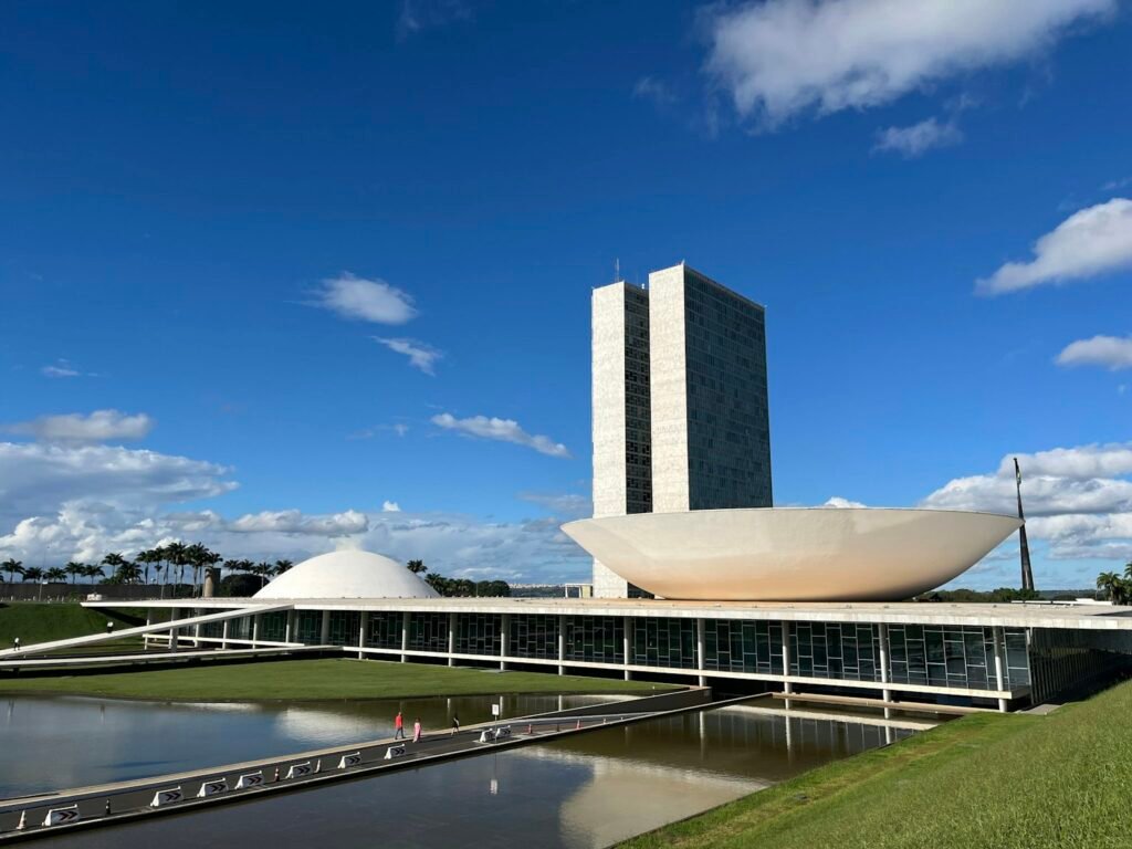 MP Eleitoral pede punição ao MDB por propaganda partidária com André Gadelha