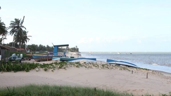 Demarcação na Praia da Penha escancara disputa entre moradores e especulação imobiliária