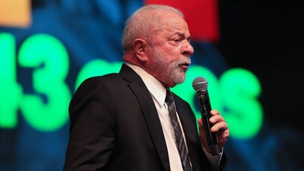 Divisão de palanques adia visita de Lula à Paraíba para o 2º turno